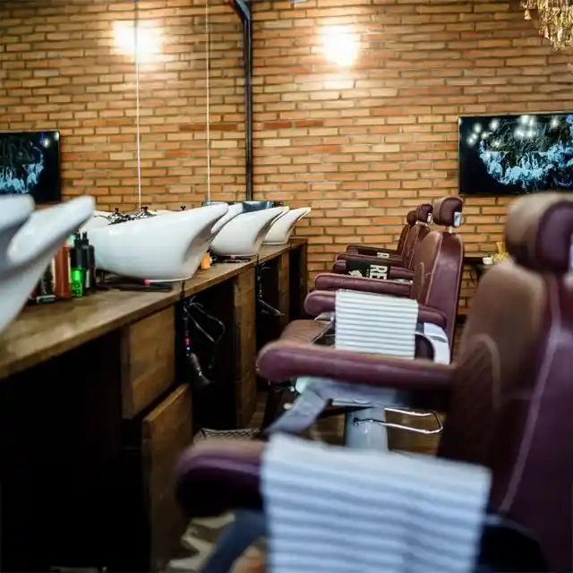 Profesjonalne stanowisko barberskie w Gentlemen Radom