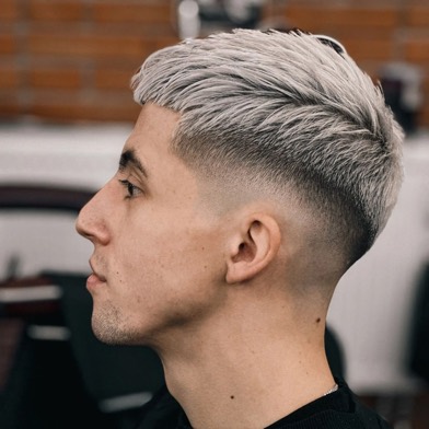 Blond crop profil w Gentlemen Barber Shop Radom - realizacja barberska w Radomiu