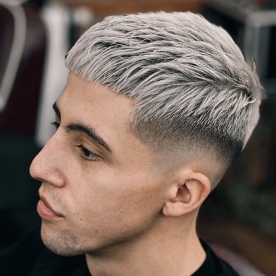 Blond textured crop w Gentlemen Barber Shop Radom - realizacja barberska w Radomiu