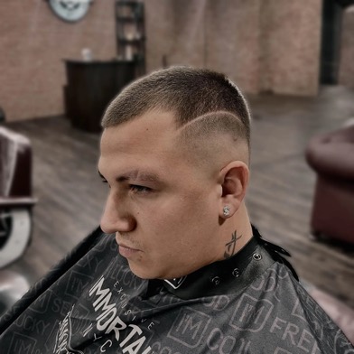 Buzz cut fade w Gentlemen Barber Shop Radom - realizacja barberska w Radomiu