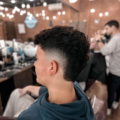 Cieniowanie fade w Gentlemen Barber Shop Radom - realizacja barberska w Radomiu