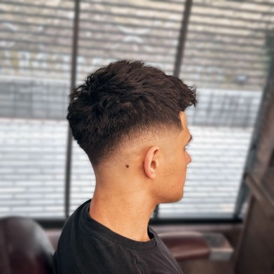 Curly fade w Gentlemen Barber Shop Radom - realizacja barberska w Radomiu
