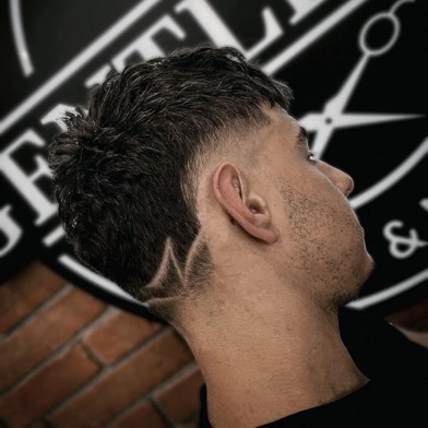 Curly fade profil w Gentlemen Barber Shop Radom - realizacja barberska w Radomiu