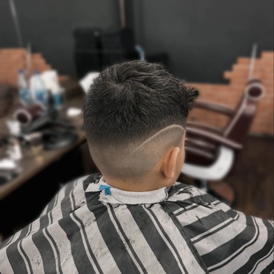 Czysty fade - tył w Gentlemen Barber Shop Radom - realizacja barberska w Radomiu