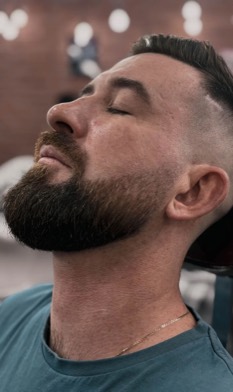 Konturowanie brody w Gentlemen Barber Shop Radom - realizacja barberska w Radomiu