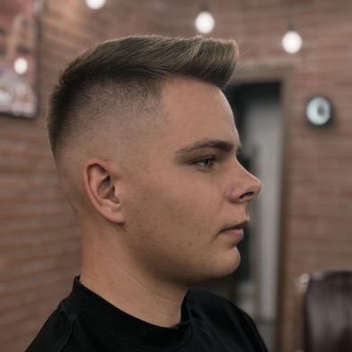 Krótki fade w Gentlemen Barber Shop Radom - realizacja barberska w Radomiu