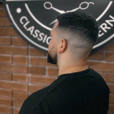 Skin fade - tył w Gentlemen Barber Shop Radom - realizacja barberska w Radomiu