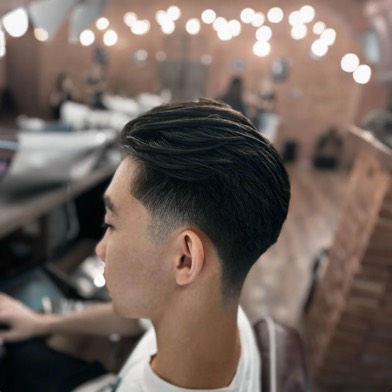 Slick back klasyczny w Gentlemen Barber Shop Radom - realizacja barberska w Radomiu