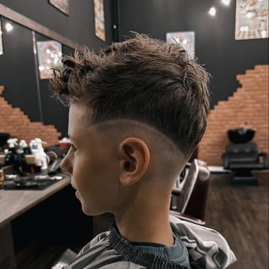 Textured crop fade w Gentlemen Barber Shop Radom - realizacja barberska w Radomiu
