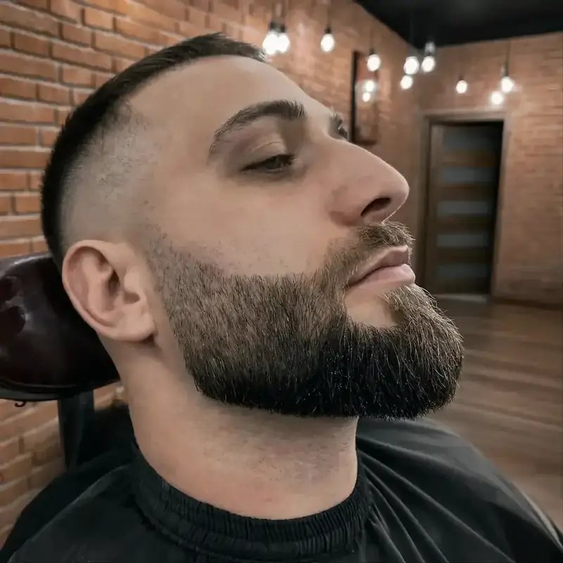 Haarschnitt und Bart Combo Radom