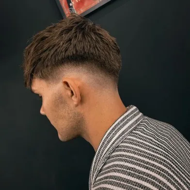 Taper crop profil chez Gentlemen Barber Shop Radom - réalisation barbier à Radom